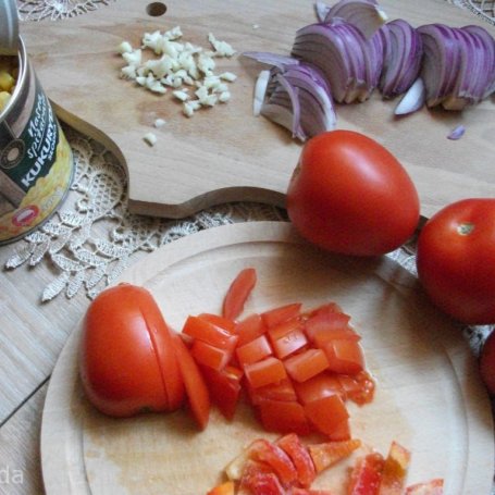 Krok 2 - Karkówka z pomidorami i papryką  foto
