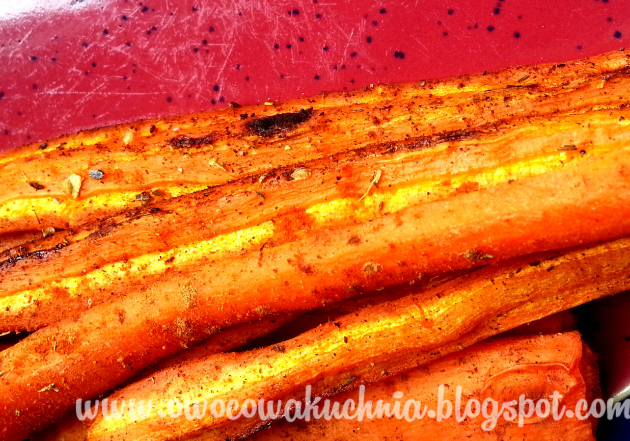 Karmelizowana marchewka z piekarnika foto