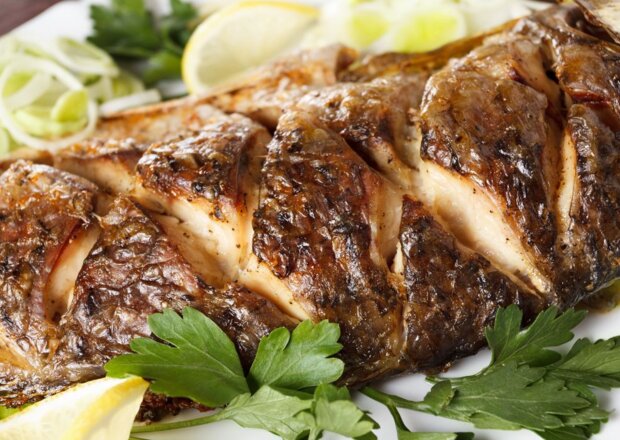 Fotografia przedstawiająca Karp pieczony w folii