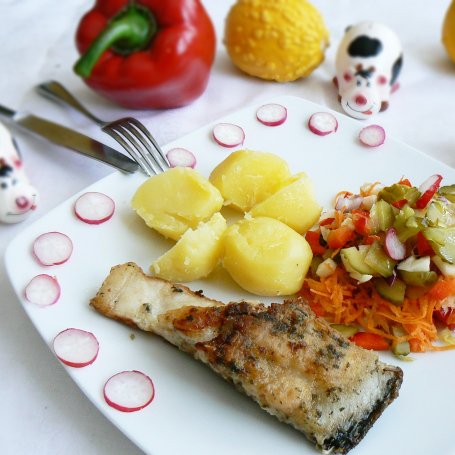 Krok 4 - Karp z ziemniaczkami w mundurkach foto