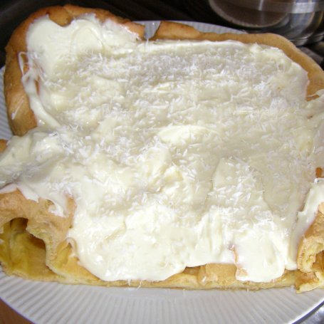 Krok 5 - karpatka z budyniem śmietanowo-kokosowym... foto