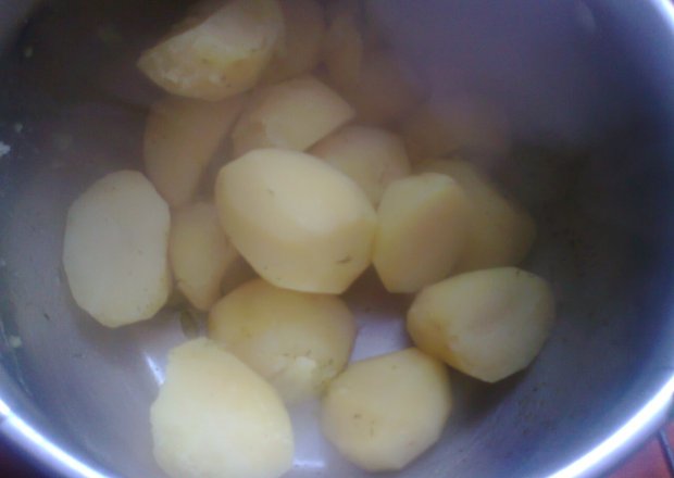 Fotografia przedstawiająca kartofle gotowane z przyprawą Kucharek do ziemniaków