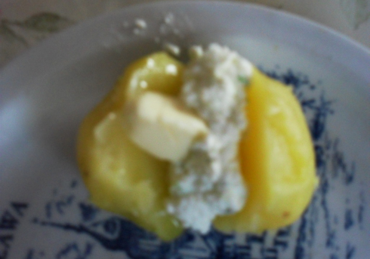 kartofle z masłem i serem foto