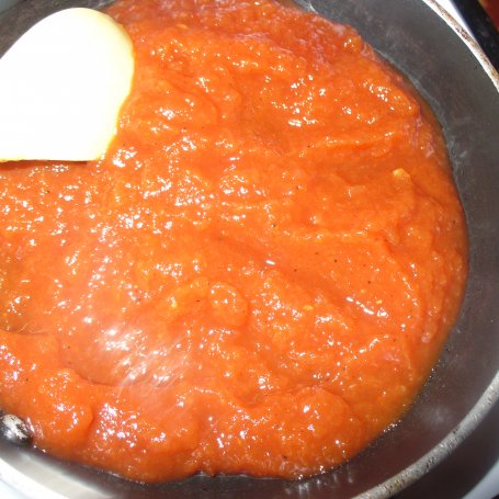 Krok 2 - Kasza gryczana  z  sosem pomidorowo -paprykowym foto