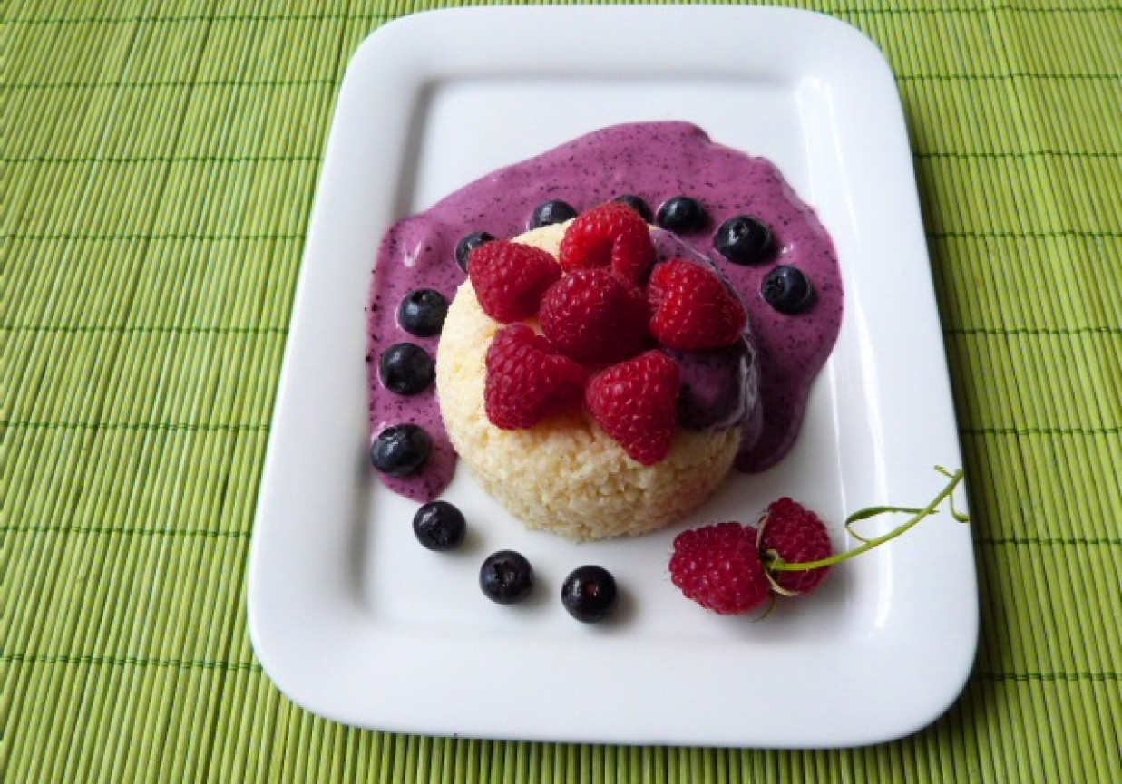 Kasza jaglana z jogurtem owocowym foto