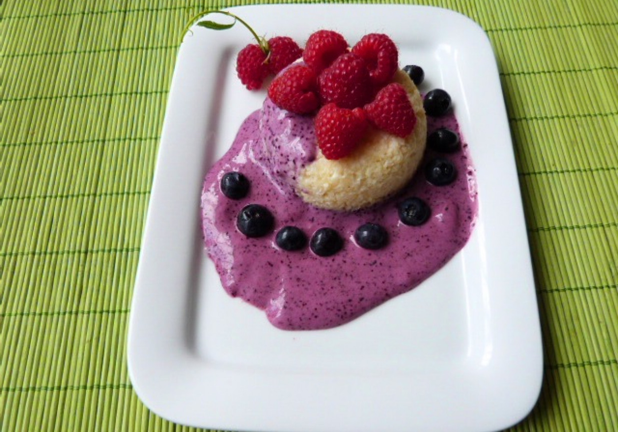 Kasza jaglana z jogurtem owocowym foto