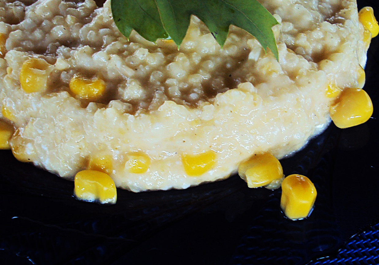 Kasza jaglana z serem i kukurydzą  foto