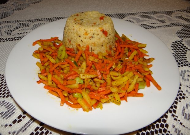 Fotografia przedstawiająca Kasza jaglana z warzywami