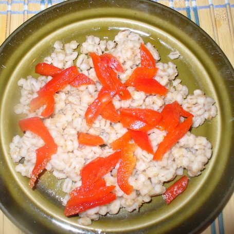 Krok 2 - Kasza z tuńczykiem , pomidorami suszonymi i oliwkami foto