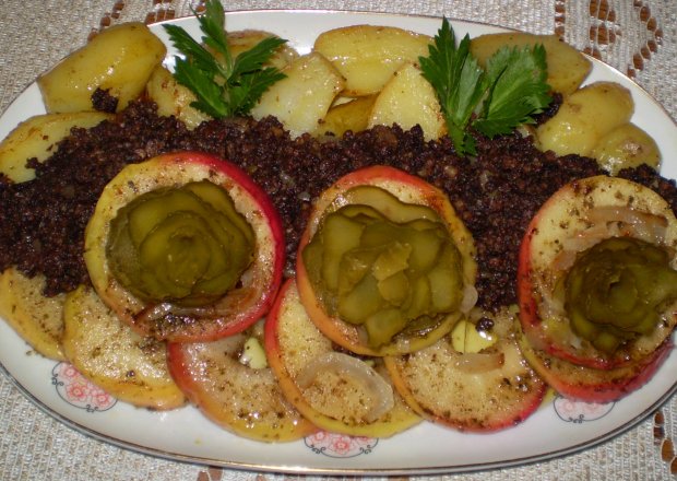 Fotografia przedstawiająca Kaszanka podsmażana z jabłkami na ostro ;