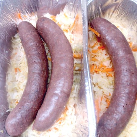 Krok 3 - Kaszanka z grilla w kapuście kiszonej foto