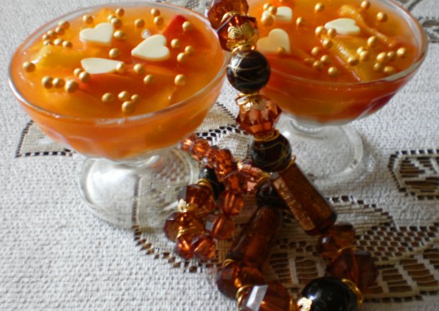 Fotografia przedstawiająca Kaszkowo- nektarynkowy deser :