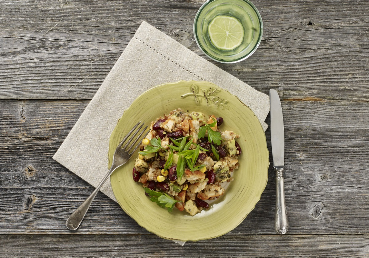 Kaszotto z kurczakiem, kukurydzą, fasolą i awokado foto