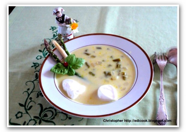 Fotografia przedstawiająca Kaszubska zupa szparagowa.