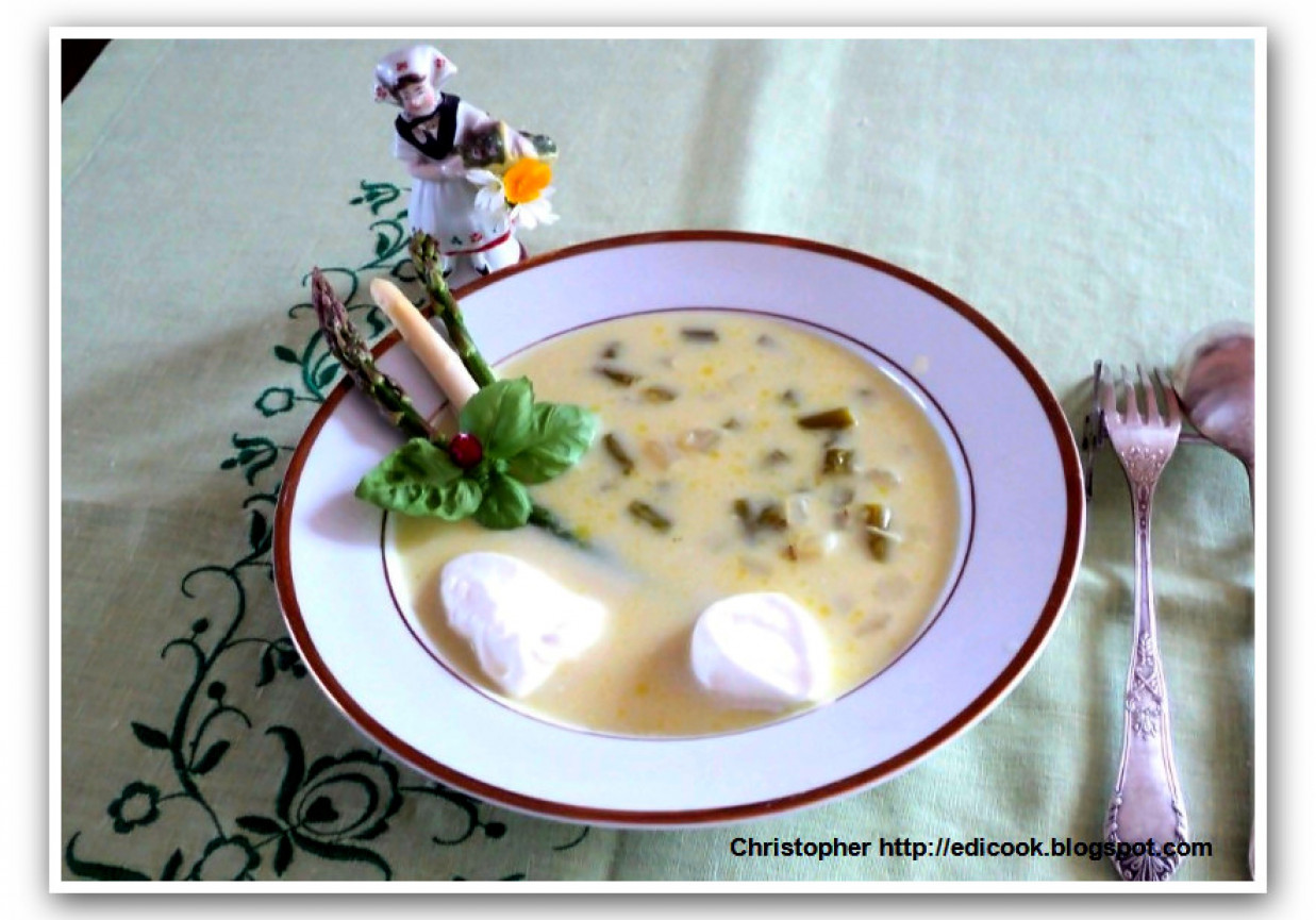 Kaszubska zupa szparagowa. foto