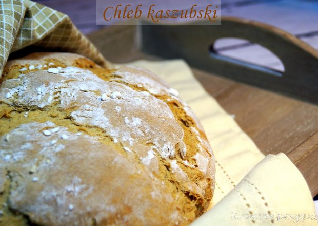Fotografia przedstawiająca Kaszubski chleb na podmłodzie