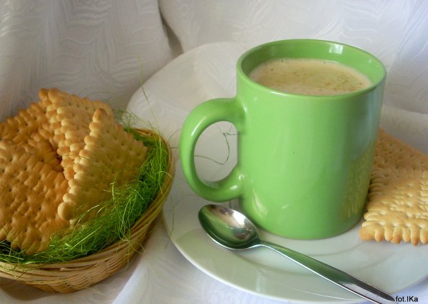 Fotografia przedstawiająca Kawa cynamonowa z likierem