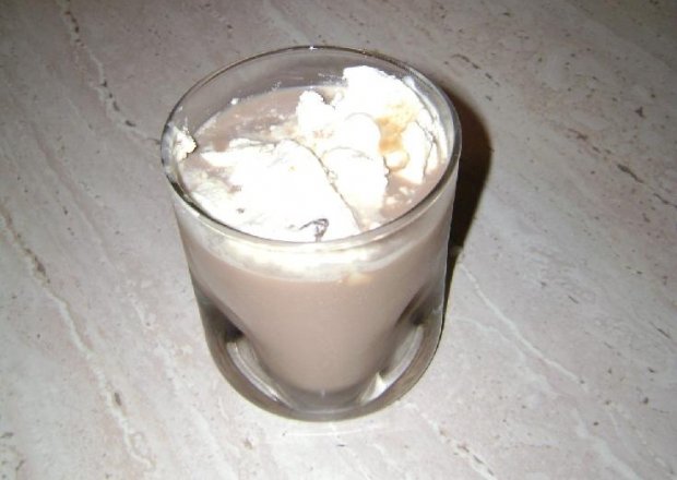 Fotografia przedstawiająca kawa i lody