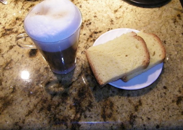 Fotografia przedstawiająca Kawa latte deserowa