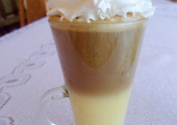 Fotografia przedstawiająca Kawa Latte dyniowa