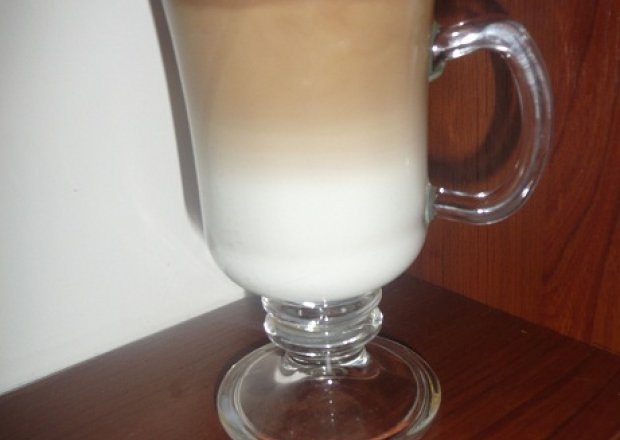 Fotografia przedstawiająca Kawa latte macchiato smakowa