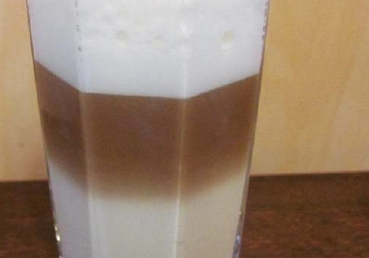 Kawa latte trójwarstwowa foto