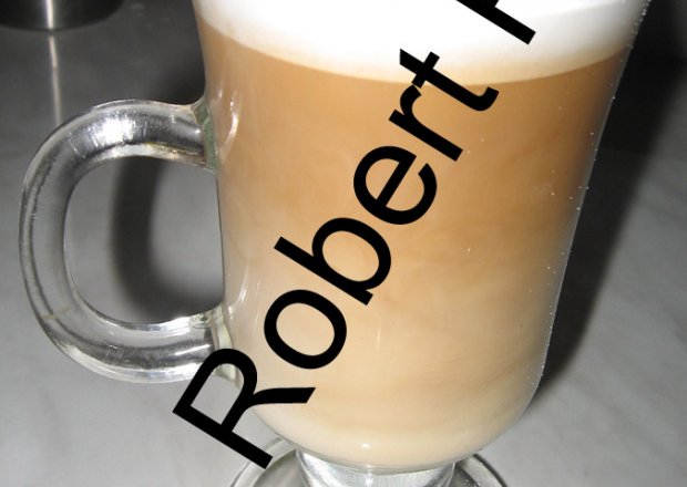 Fotografia przedstawiająca Kawa latte z miodem
