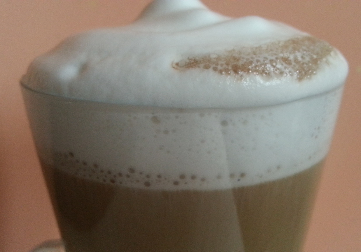 Kawa latte (zrobiona domowym sposobem) foto