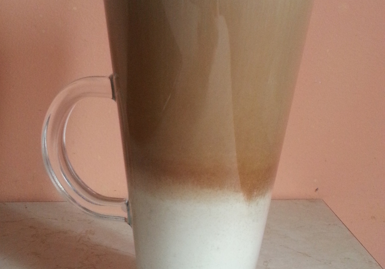Kawa latte (zrobiona domowym sposobem) foto