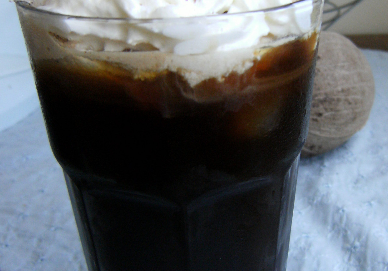 Kawa mrożona z lodami waniliowymi foto