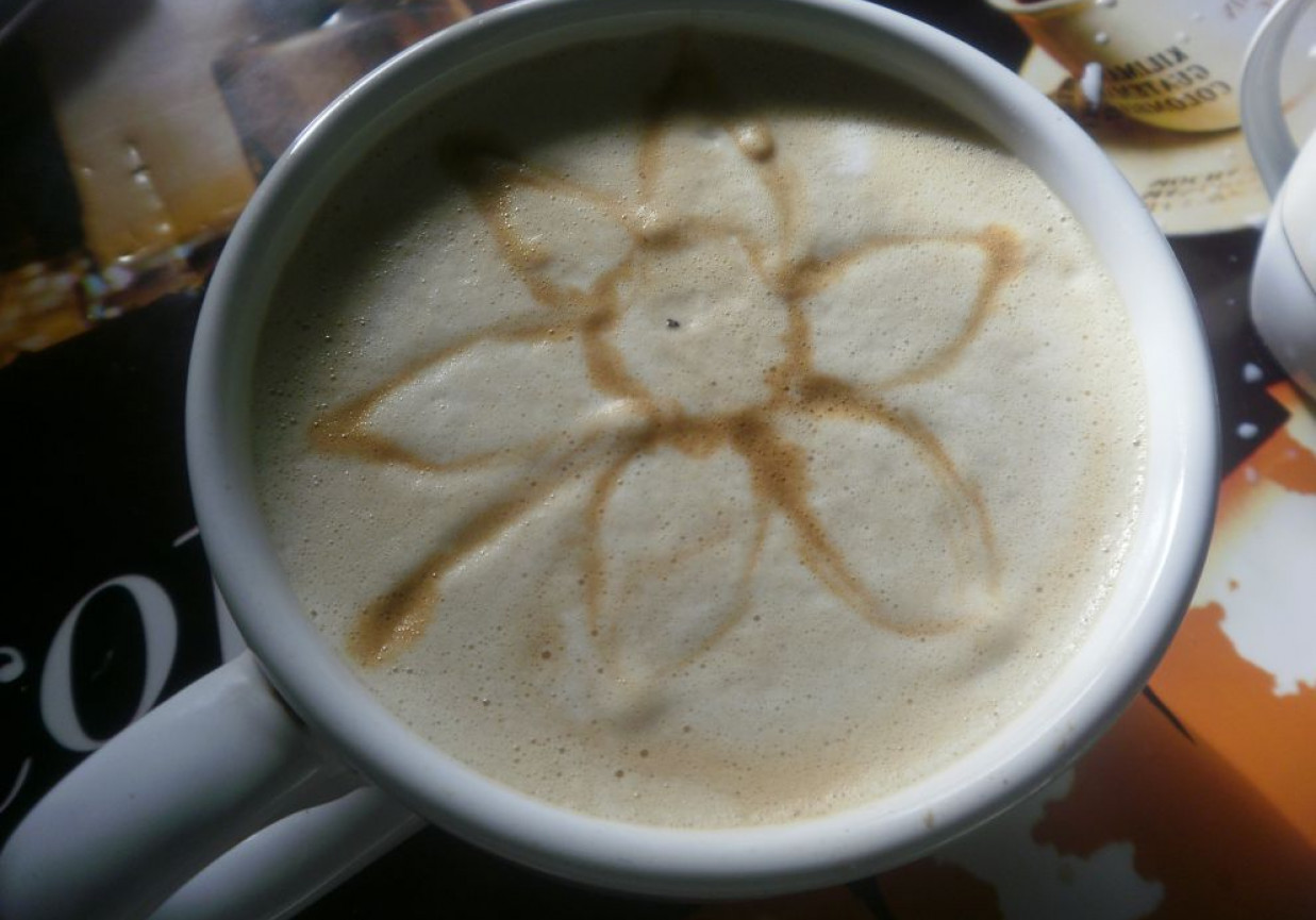 Kawa w kwiatki foto