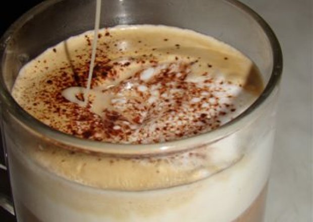 Fotografia przedstawiająca kawa z likierem