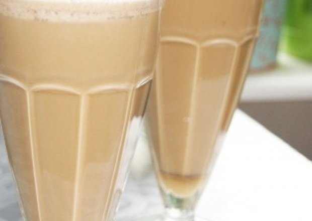 Fotografia przedstawiająca Kawa z lodami straciatella