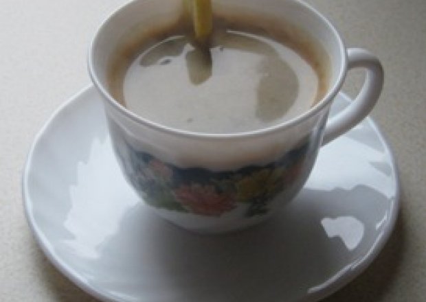 Fotografia przedstawiająca Kawa z miodem i cytryną