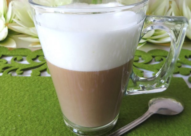 Fotografia przedstawiająca Kawa z mleczkiem bananowym