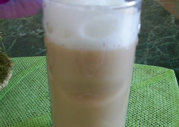Fotografia przedstawiająca kawa z mleczną pianką