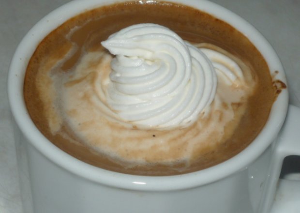Fotografia przedstawiająca Kawa ze śnieżką