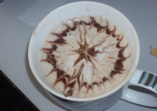 Fotografia przedstawiająca Kawa ze wzorkiem