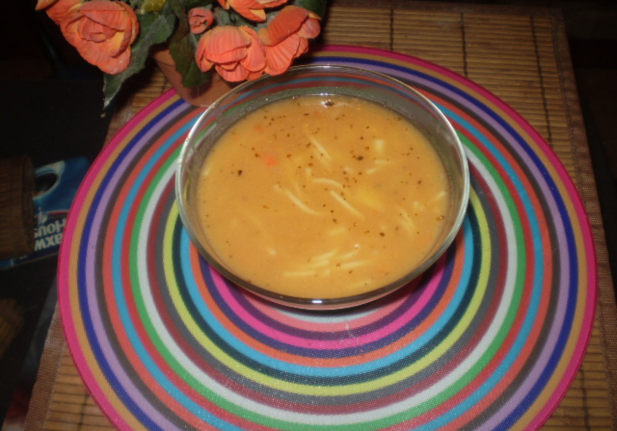 Kawalerska zupa gulaszowa foto
