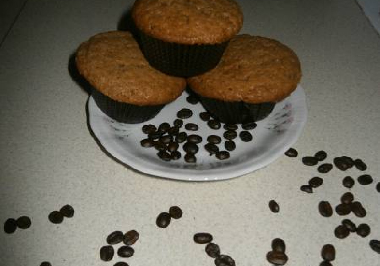Kawowe muffinki z chałwą na żytniej mące. foto