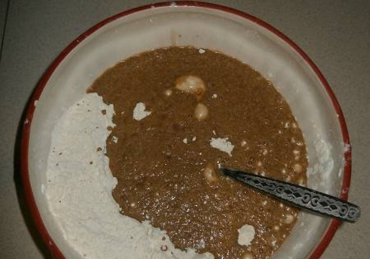 Kawowe muffinki z chałwą na żytniej mące. foto