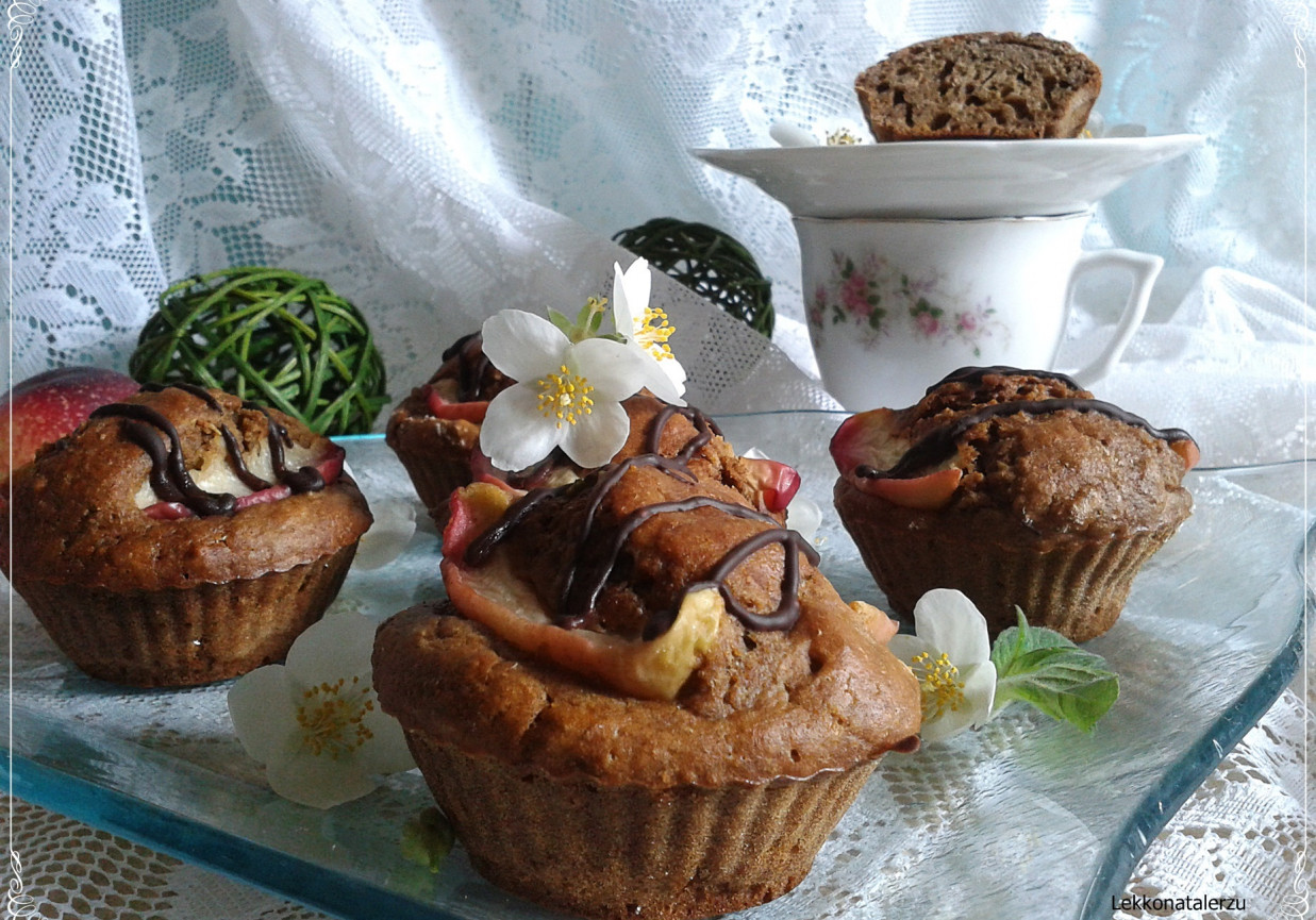 Kawowe muffinki z miętą i nektarynką foto