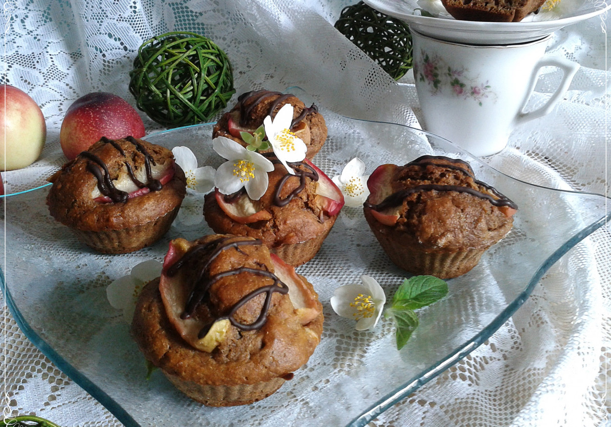 Kawowe muffinki z miętą i nektarynką foto