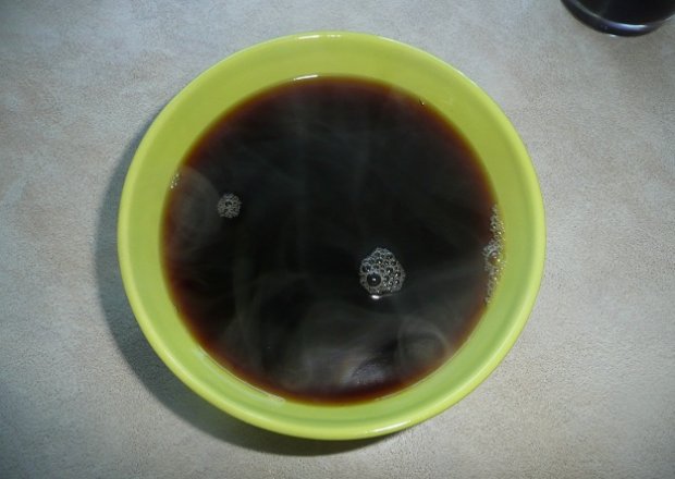 Fotografia przedstawiająca kawowe nasączenie do biszkoptu