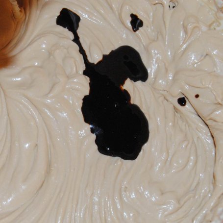 Krok 2 - Kawowo-czekoladowa  pascha z nutą orzechów foto