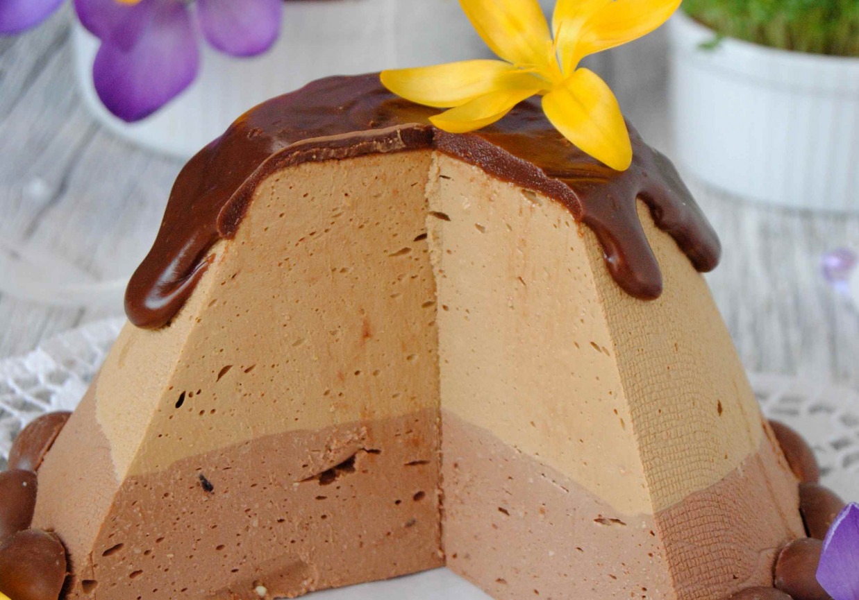 Kawowo-czekoladowa  pascha z nutą orzechów foto