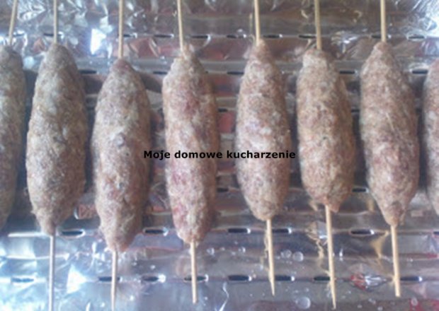 Fotografia przedstawiająca Kebab [ kofty]na patyku