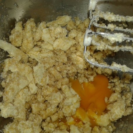 Krok 2 - Keks na soku jabłkowym foto
