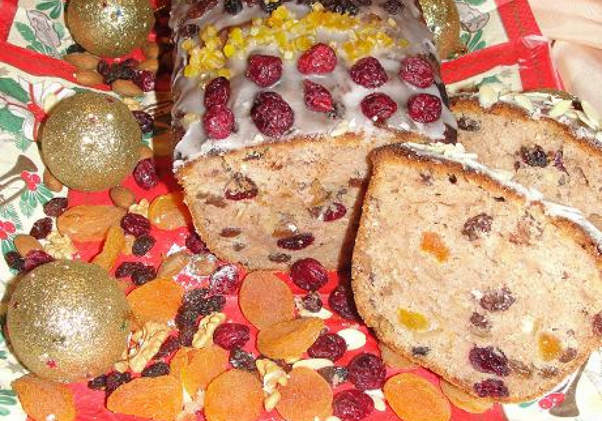 Keks z moczonymi bakaliami w rumie DoradcaSmaku.pl