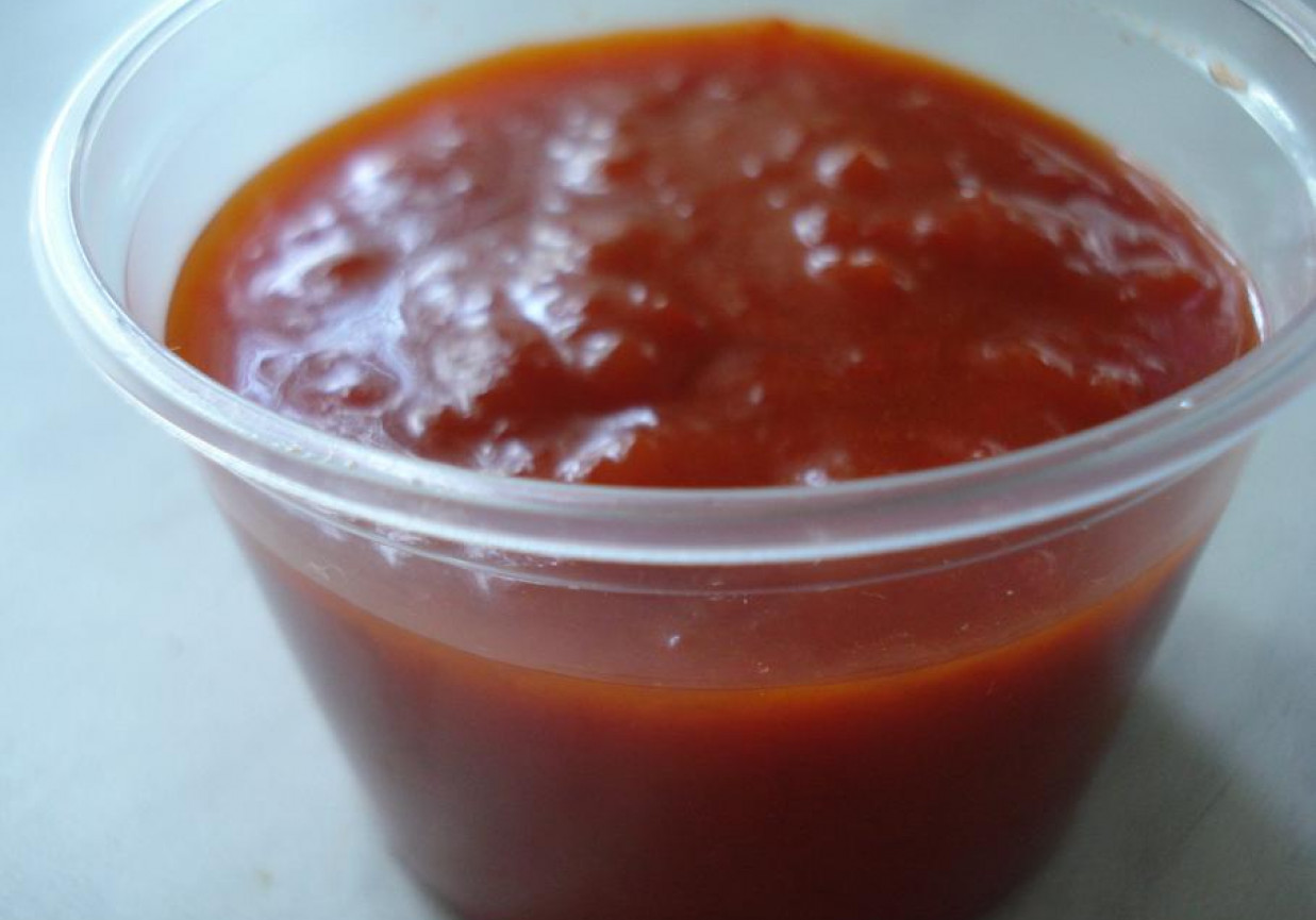 Ketchup z chili foto